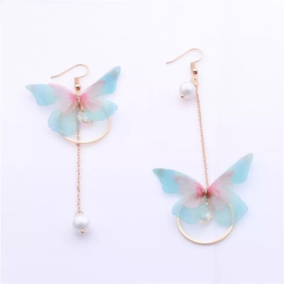 Asymmetrical Pearl Butterfly Earrings - Picture 2 of 8